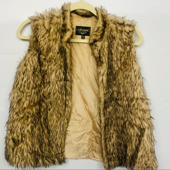 Cute Faux fur vest from Special One International. - Picture 4 of 7